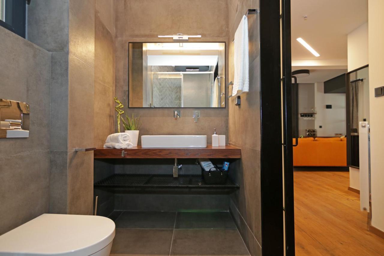The 4 Travellers Thessaloniki Apartment ภายนอก รูปภาพ