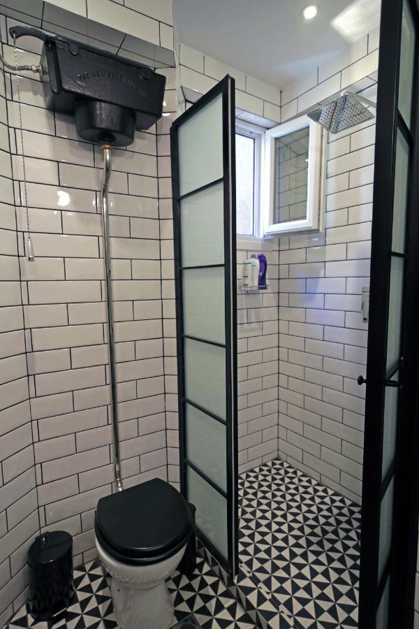 The 4 Travellers Thessaloniki Apartment ภายนอก รูปภาพ