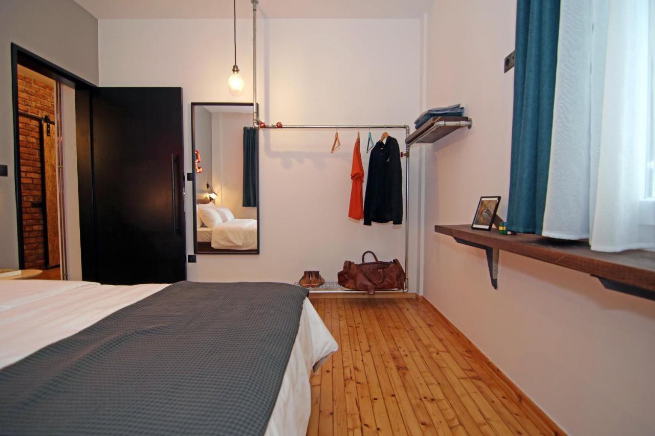 The 4 Travellers Thessaloniki Apartment ภายนอก รูปภาพ